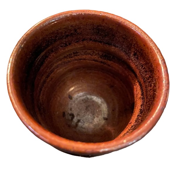 RARE FIND SMALL MEXICAN TERRA COTTA GOBLET SIGNED BY THE ARTIST ON BOTTOM - Picture 2 of 4